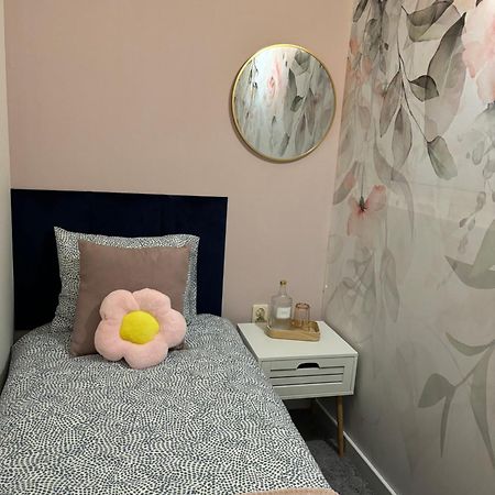 Shespace Apartrooms Kraków Exteriör bild