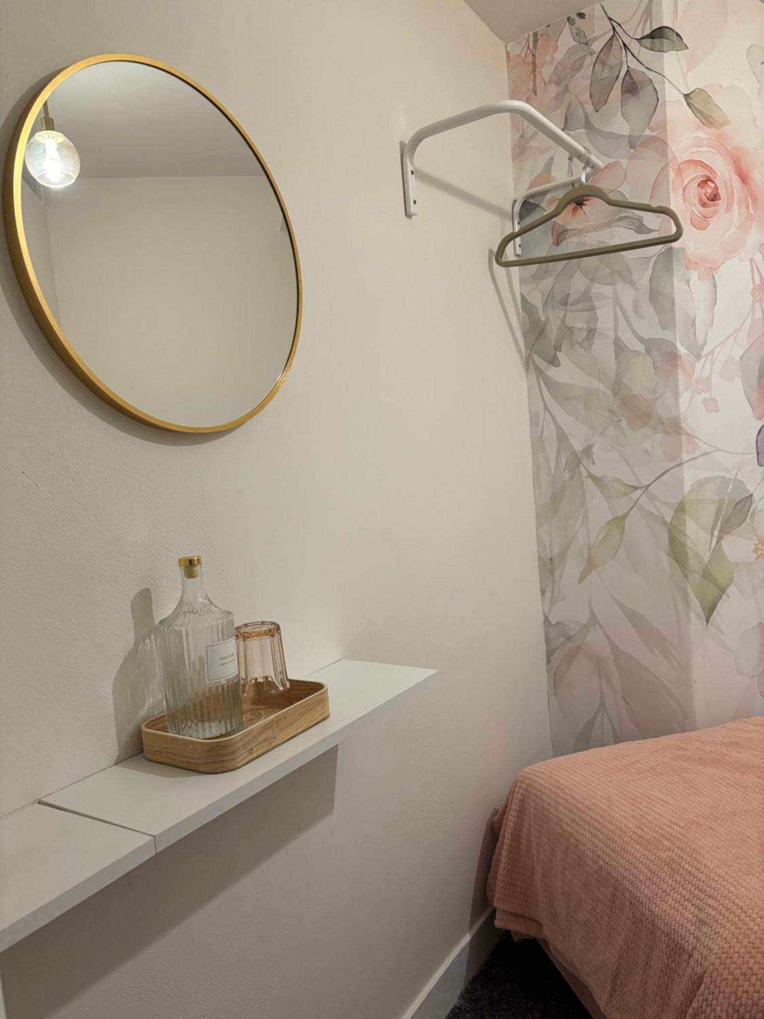 Shespace Apartrooms Kraków Exteriör bild